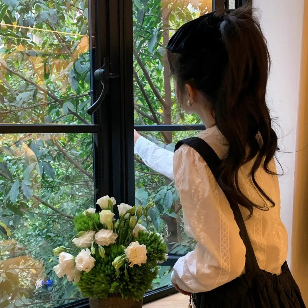 龙纹身的女孩